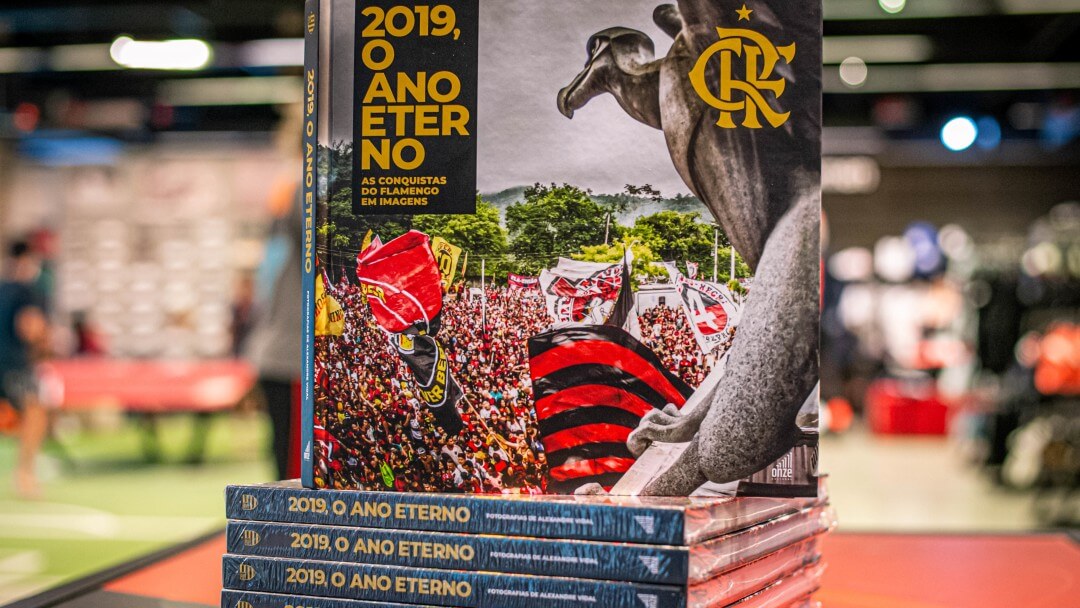 Flamengo lança livro de fotos sobre 2019