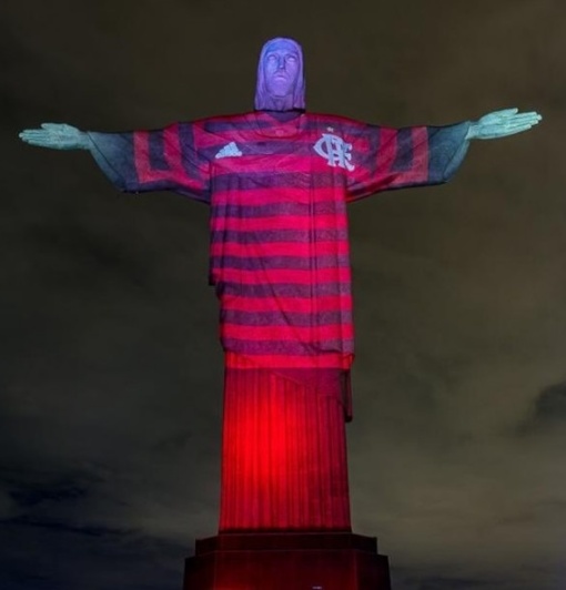 Cristo Redentor vestiu a camisa do Flamengo às vésperas da final da Libertadores