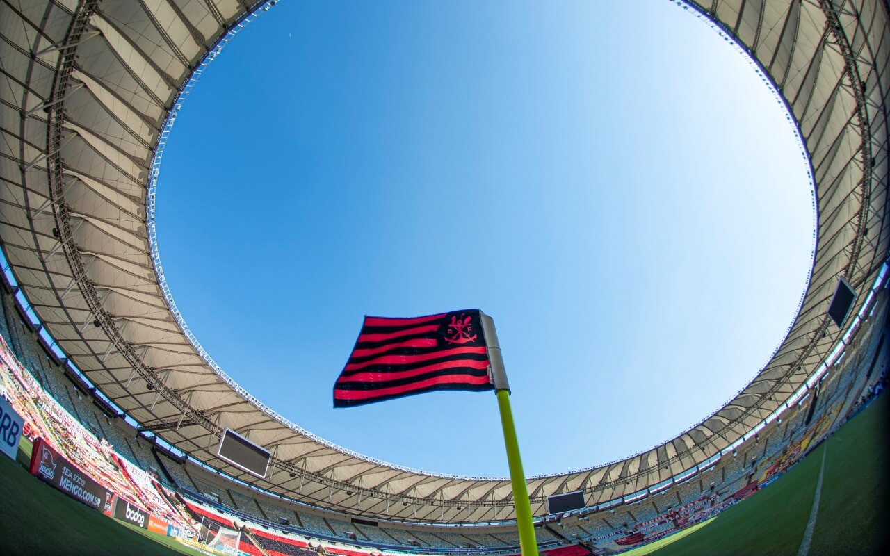 Nação abraça o Flamengo no último jogo no Rio de Janeiro antes da