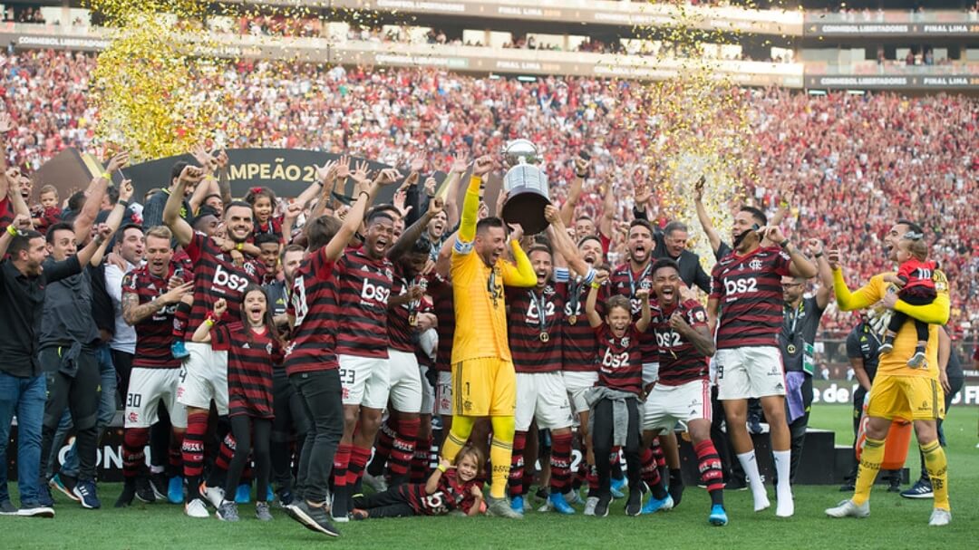 Flamengo bicampeão da América: Dudu Monsanto registra a conquista rubro-negra em livro