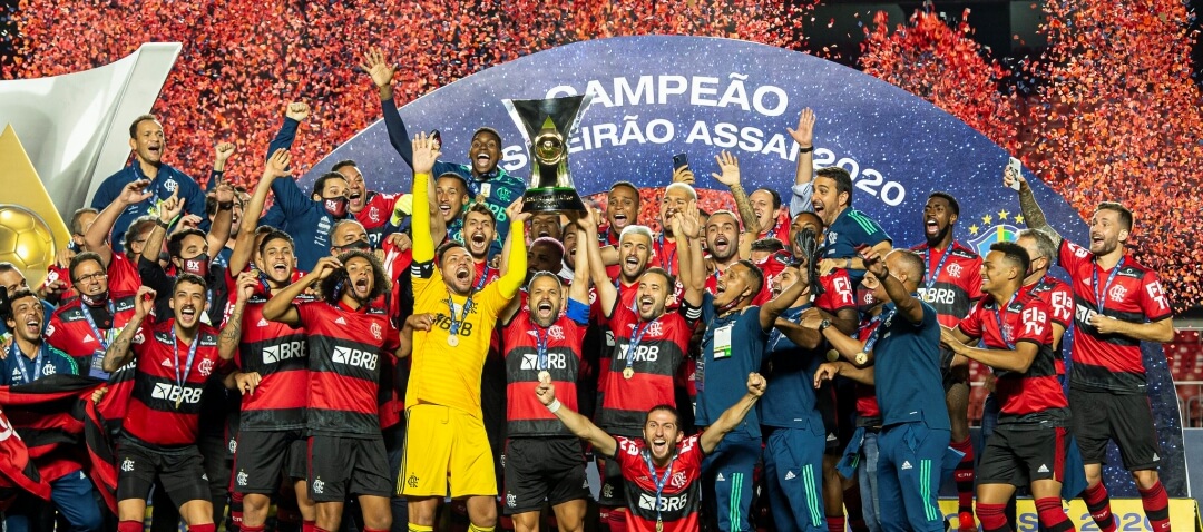 Novo livro do Flamengo recorda as conquistas de 2020, como, por exemplo, o octacampeonato brasileiro.