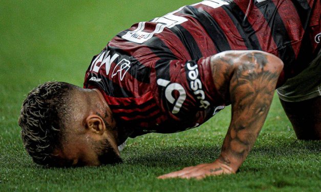 Dia Nacional do Futebol: comemore com 6 livros do Flamengo neste esporte