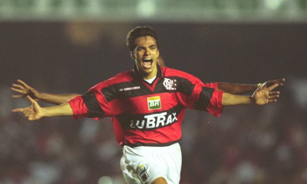 Rodrigo Mendes fez o gol que deu o título de campeão carioca ao Flamengo em 1999